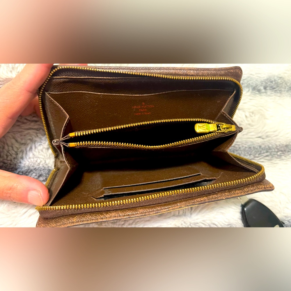 Authentic Louis Vuitton Damier Ebene Canvas Pre-Loved Vintage Zippy Wallet Brown - Picture 14 of 16